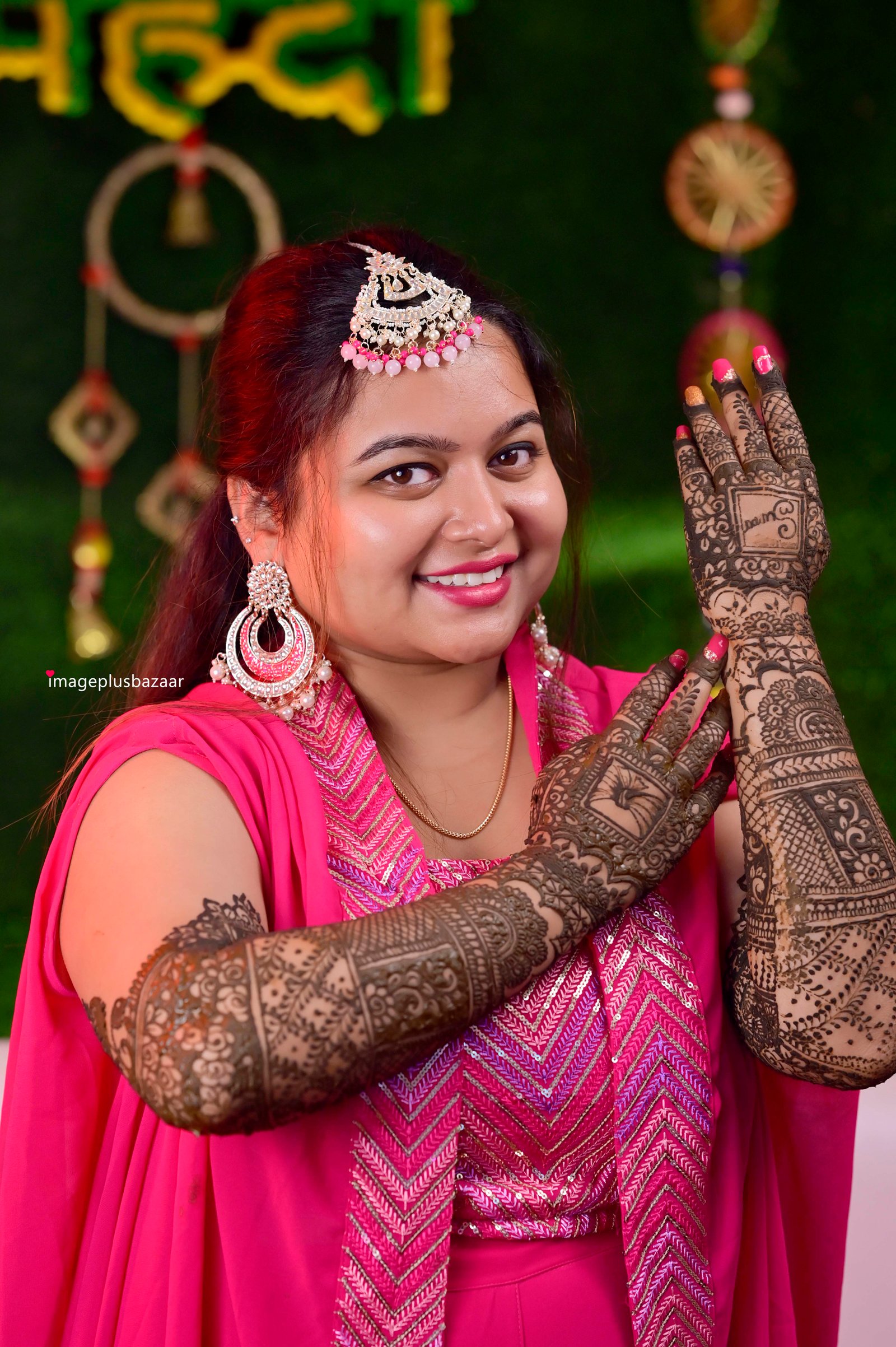 Mehendi Moments: Beauty in Every Detail