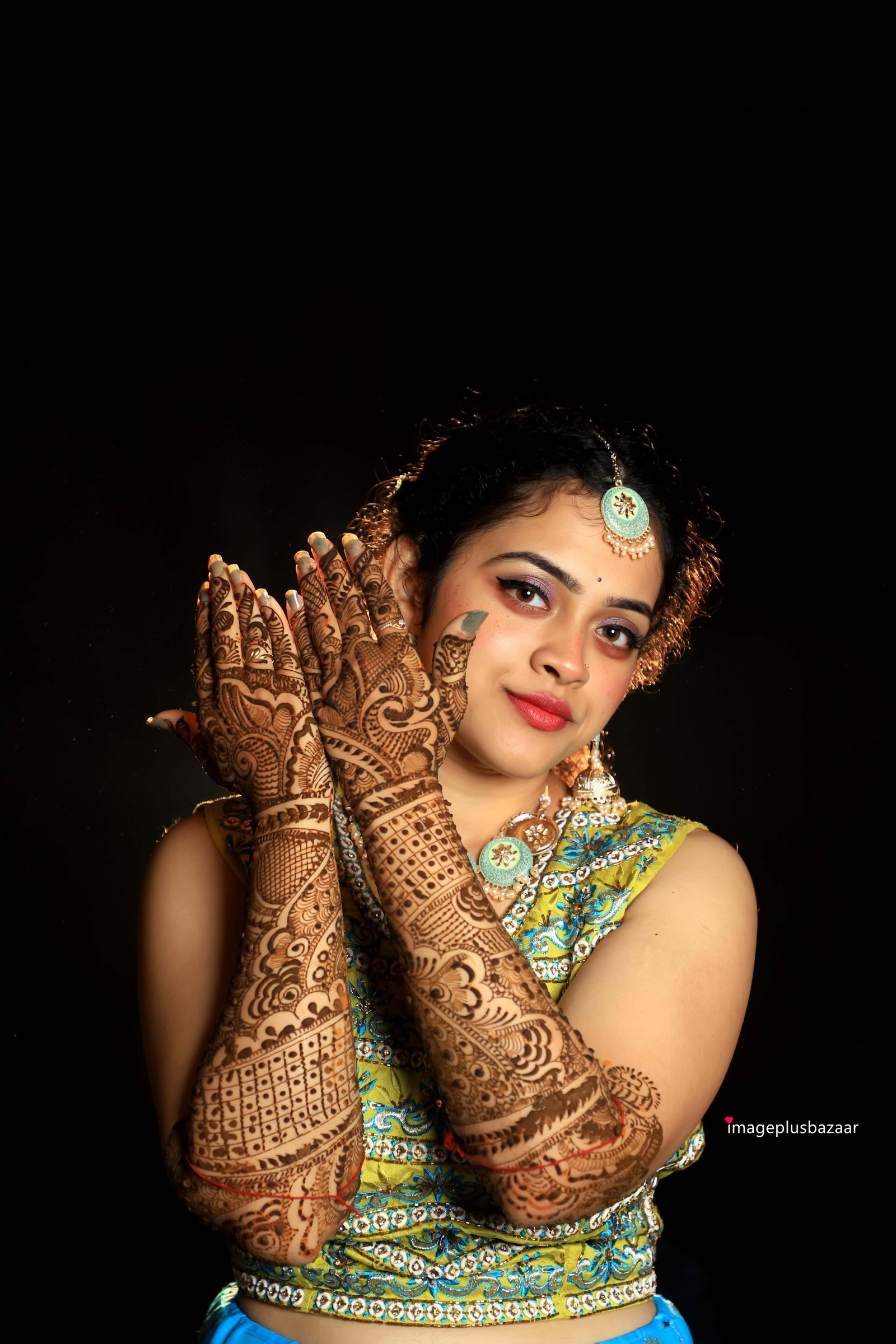 Adorning Hands, Blessing Hearts