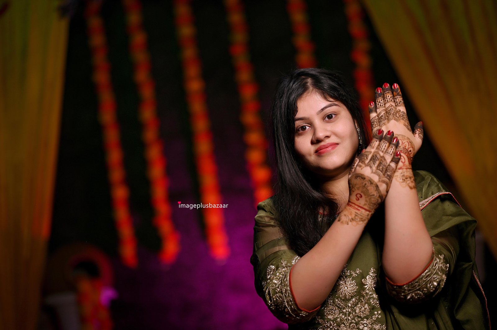 The Henna Chronicles: Love in Every Stroke